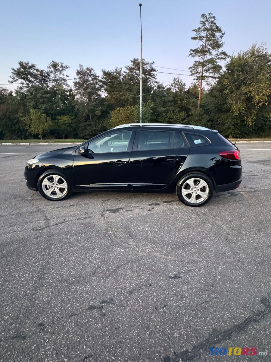 2012' Renault Megane photo #3