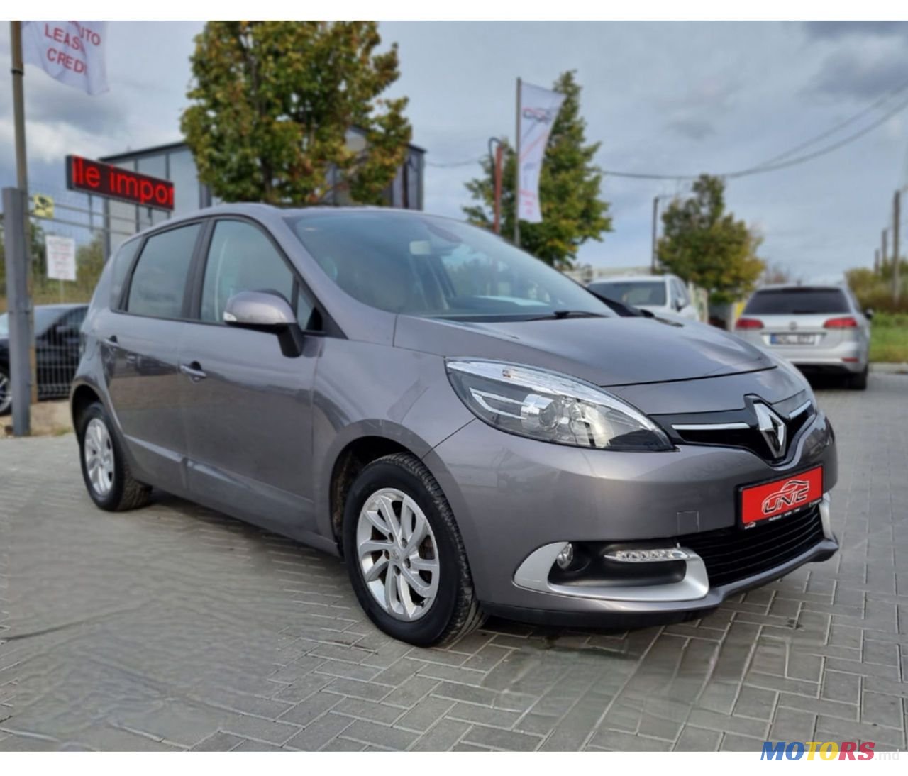 2013' Renault Scenic photo #2