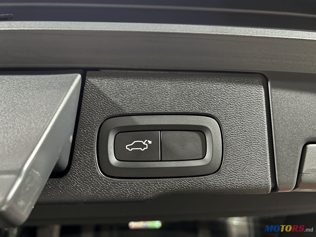 2018' Volvo XC60 photo #5