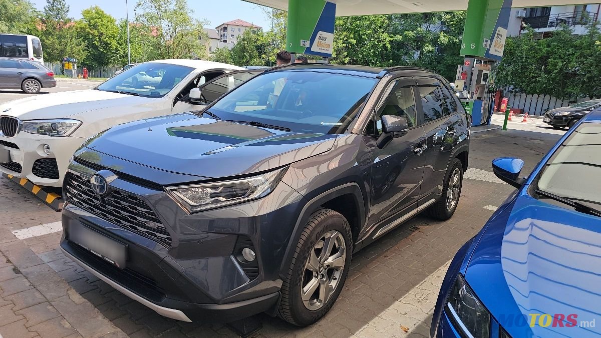2019' Toyota RAV4 photo #1