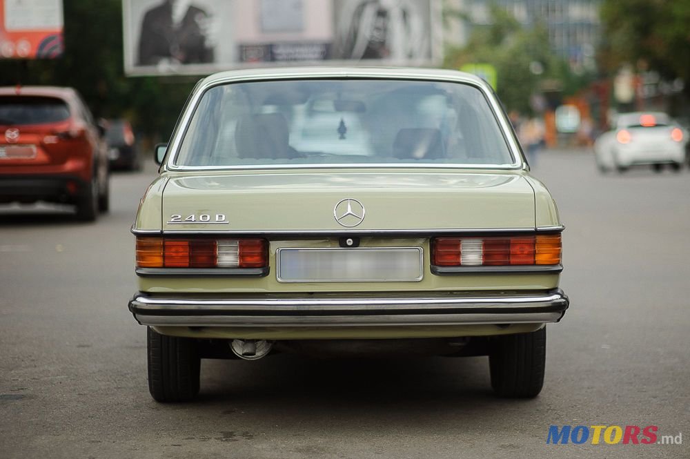 1982' Mercedes-Benz Series (W123) photo #2