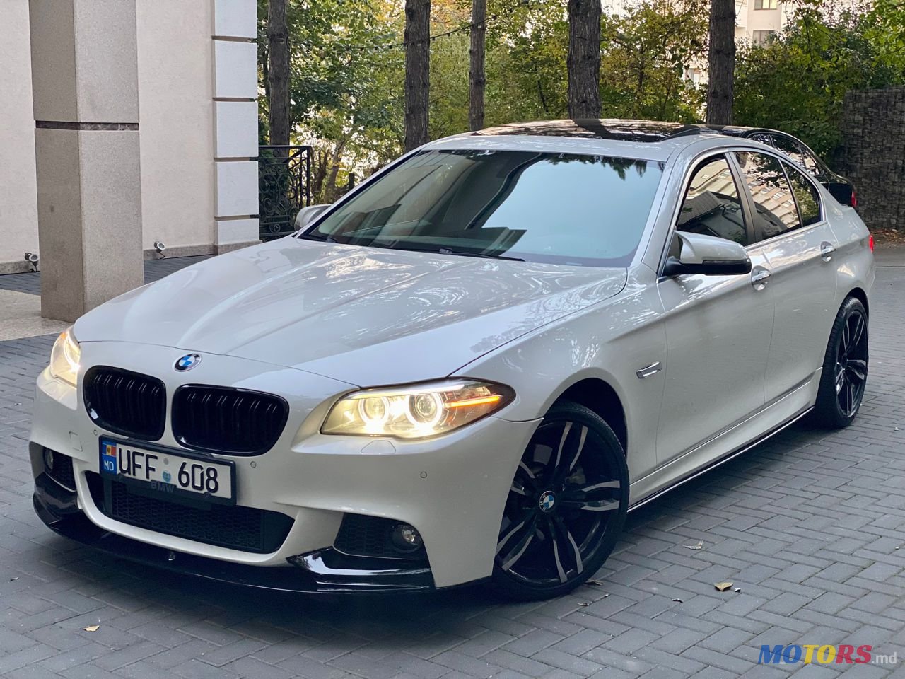 2016' BMW 5 Series photo #2