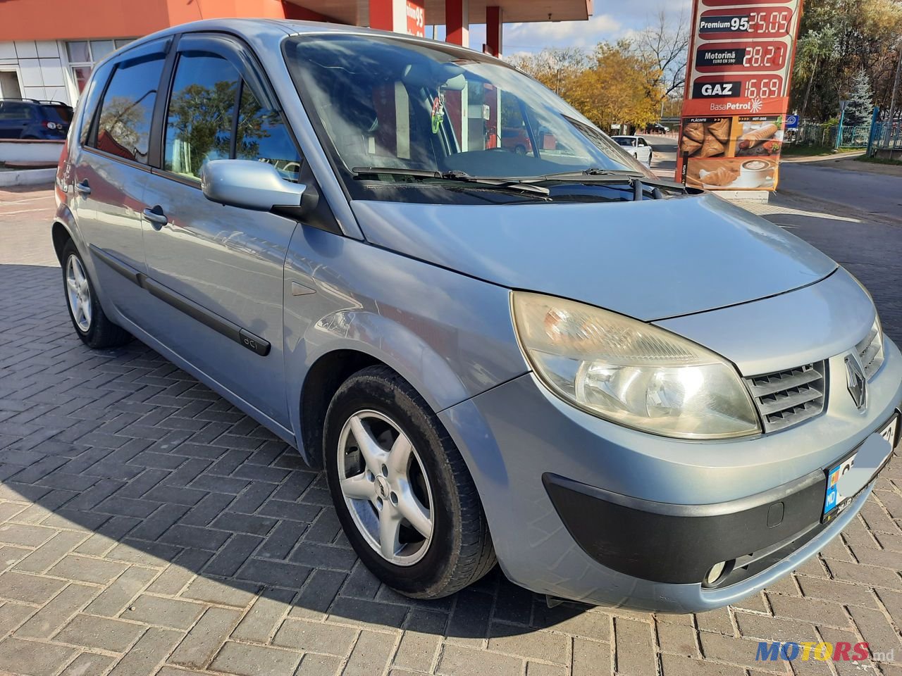 2005' Renault Scenic photo #1