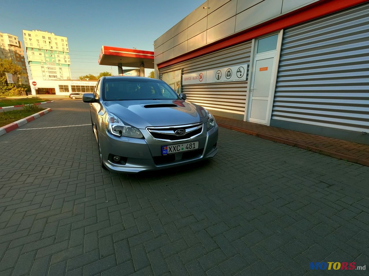 2010' Subaru Legacy photo #2