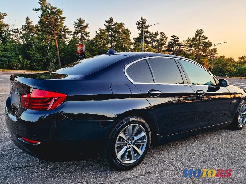2016' BMW 5 Series photo #2