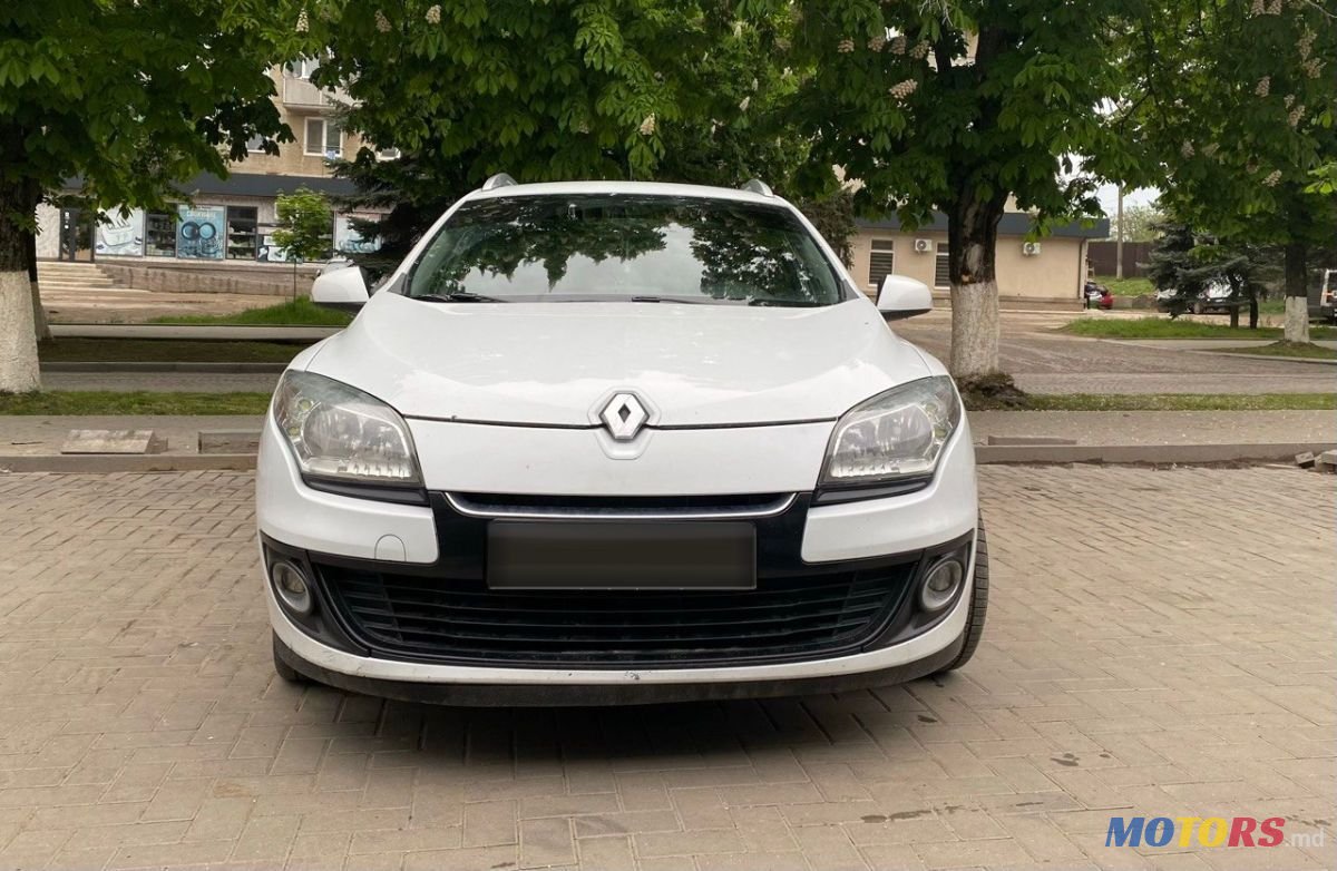 2013' Renault Megane photo #2