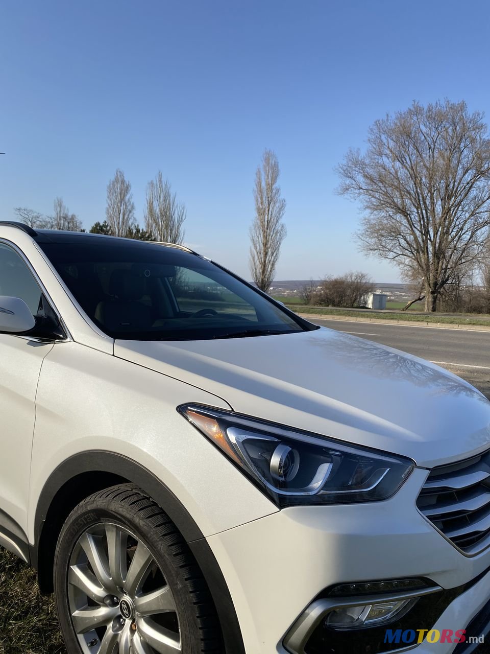 2017' Hyundai Santa Fe photo #2