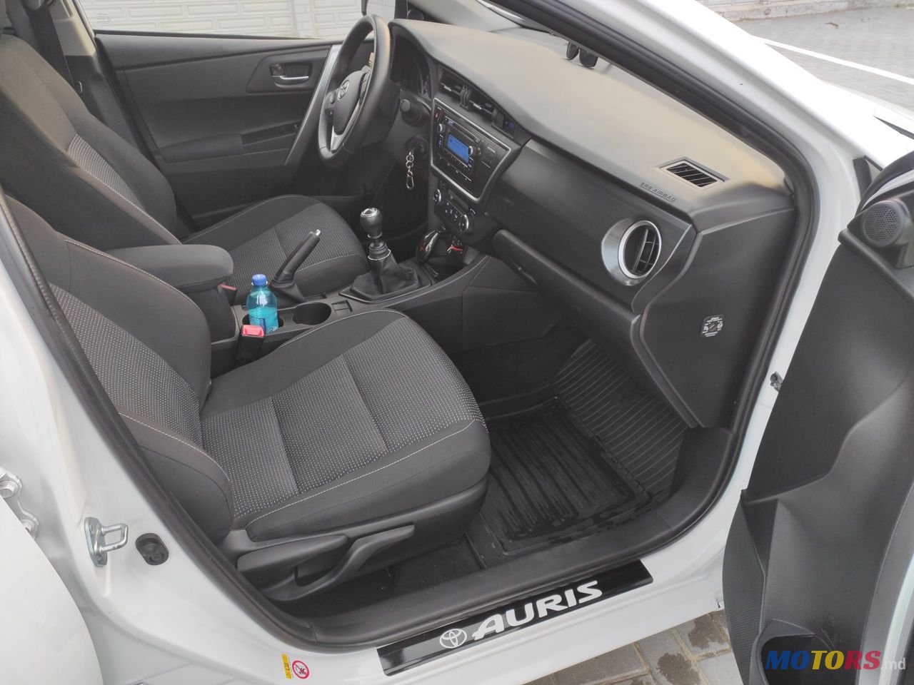 2015' Toyota Auris photo #6