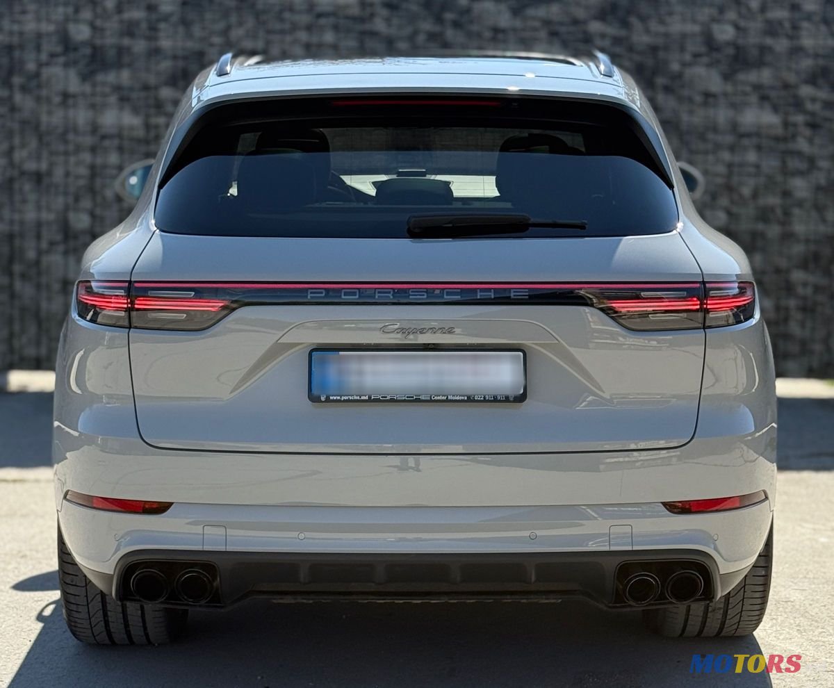 2022' Porsche Cayenne photo #4
