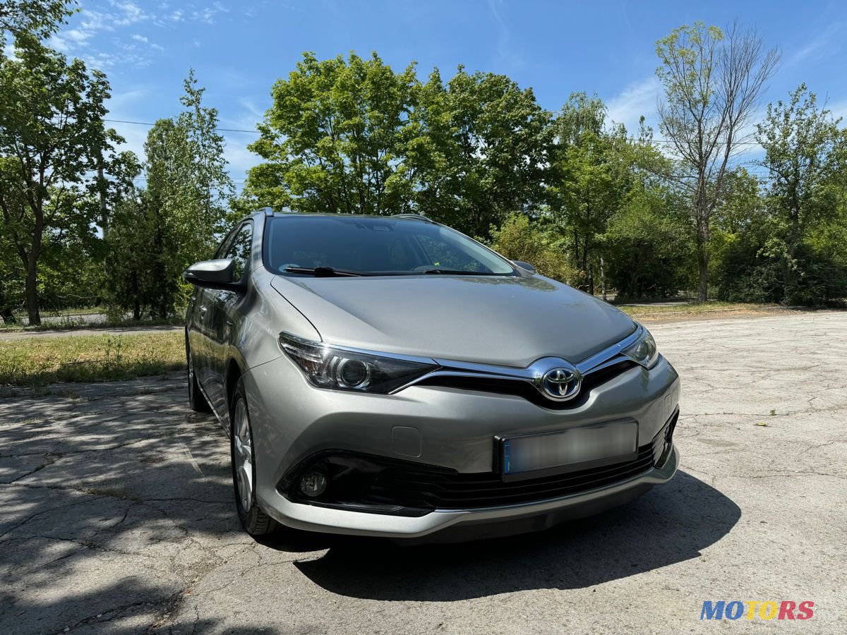 2017' Toyota Auris photo #2