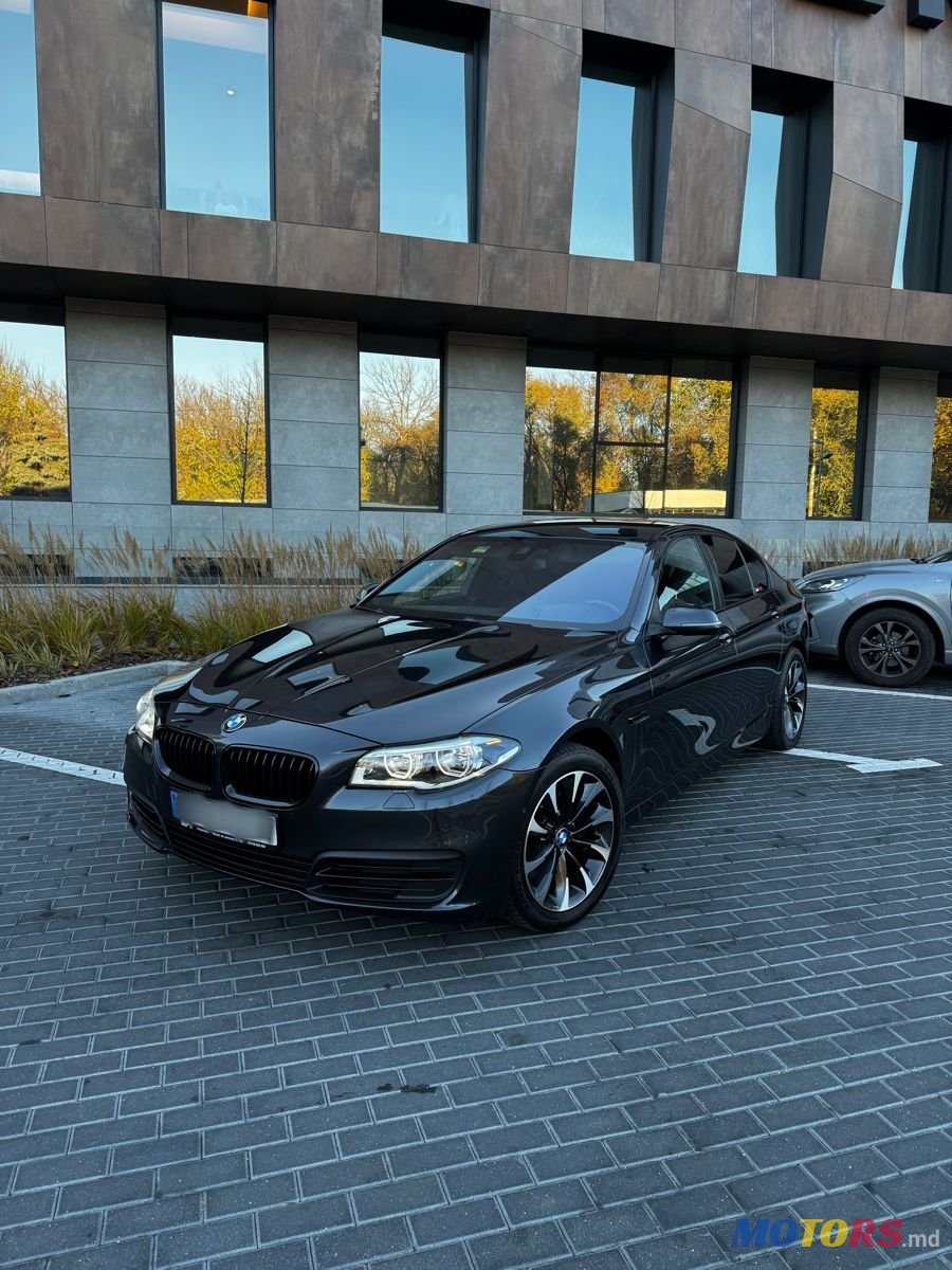 2015' BMW 5 Series photo #1