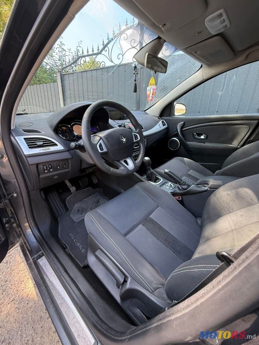 2010' Renault Megane photo #3