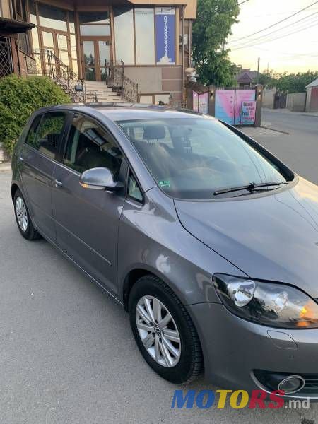 2010' Volkswagen Golf Plus photo #3