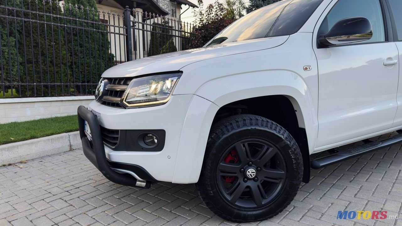 2015' Volkswagen Amarok photo #2