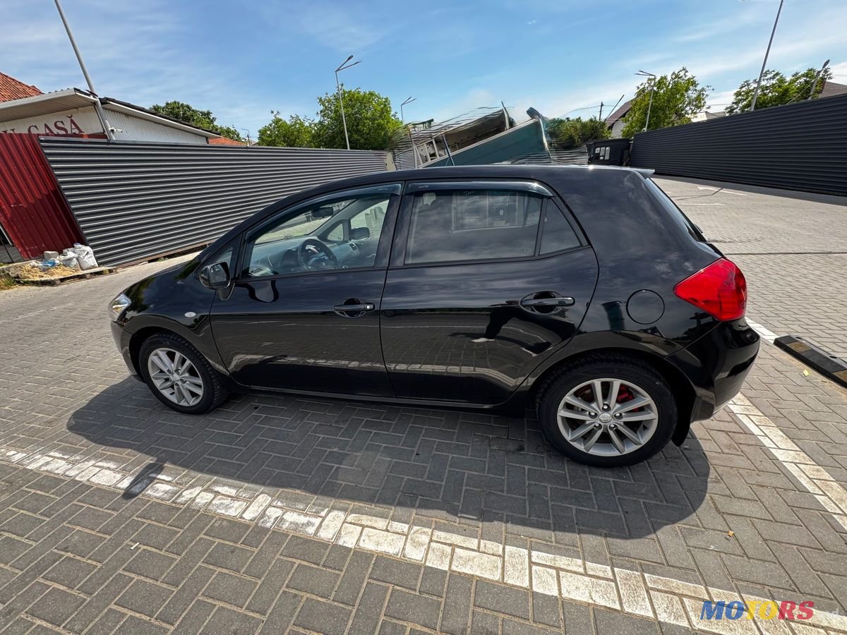 2008' Toyota Auris photo #3