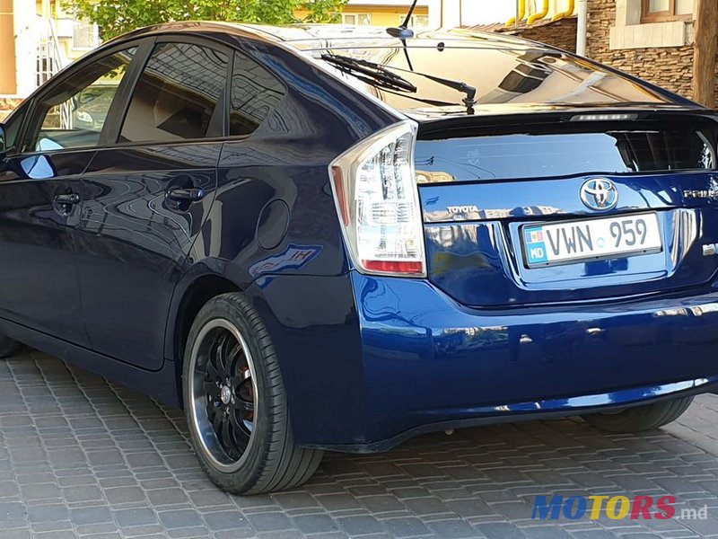 2010' Toyota Prius photo #4