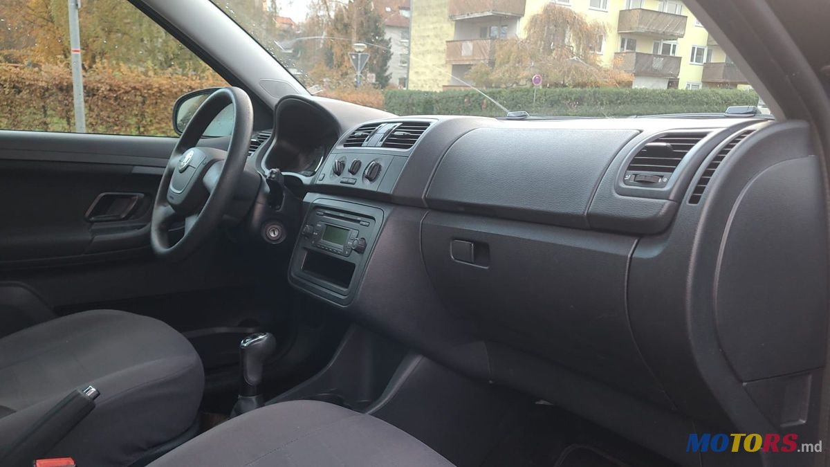 2013' Skoda Fabia photo #5