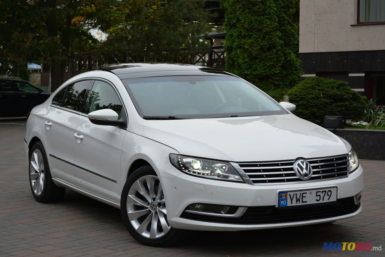 2013' Volkswagen Passat photo #5