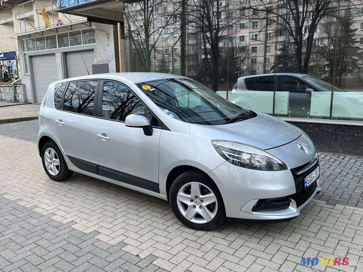 2013' Renault Scenic photo #2
