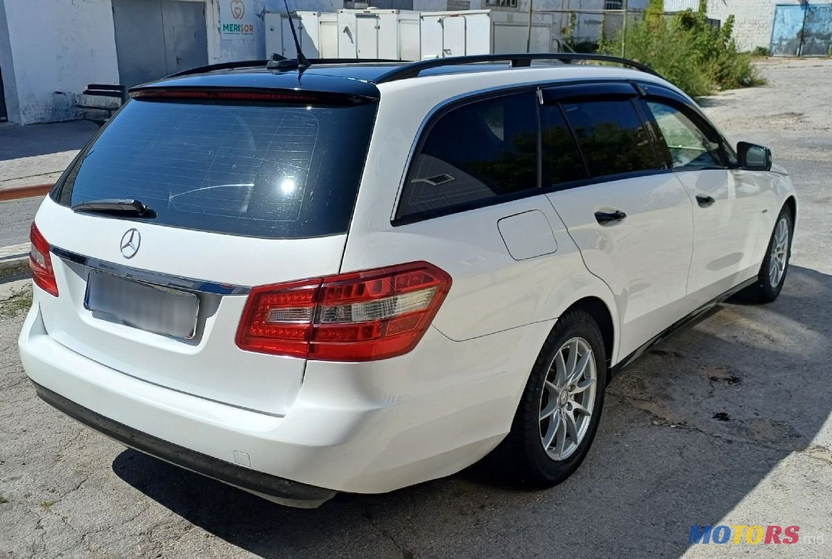 2011' Mercedes-Benz E Класс photo #4