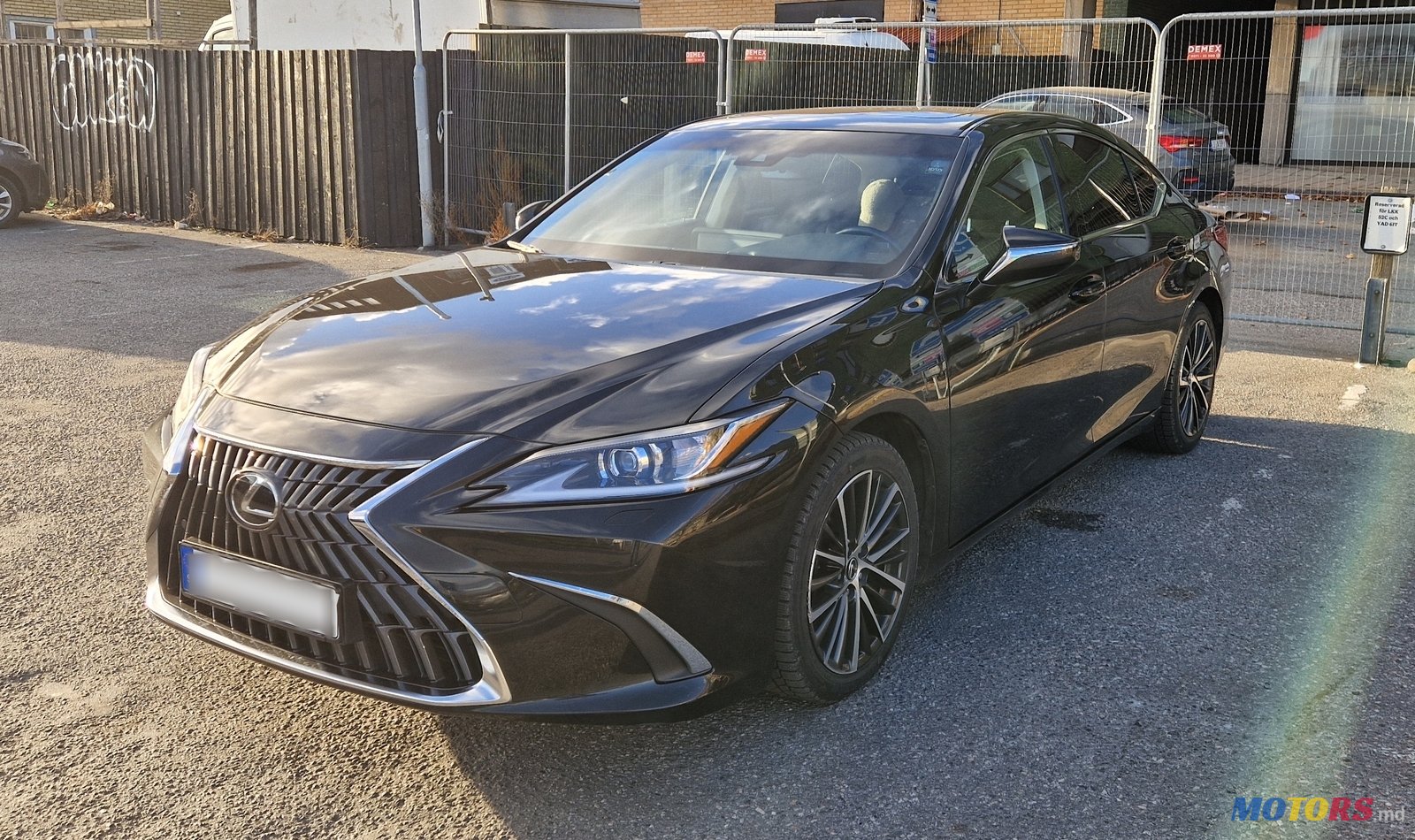 2023' Lexus ES 300 ES300H 2.5 Hybrid photo #1