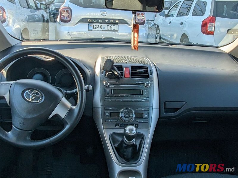 2009' Toyota Auris photo #6