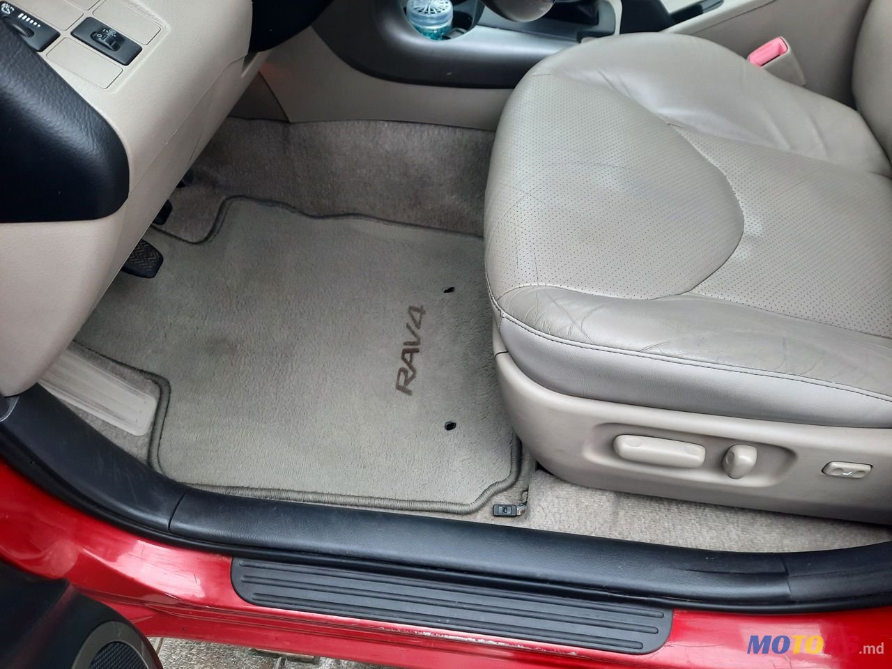 2007' Toyota RAV4 photo #5