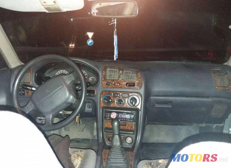 1993' Mitsubishi Galant photo #1