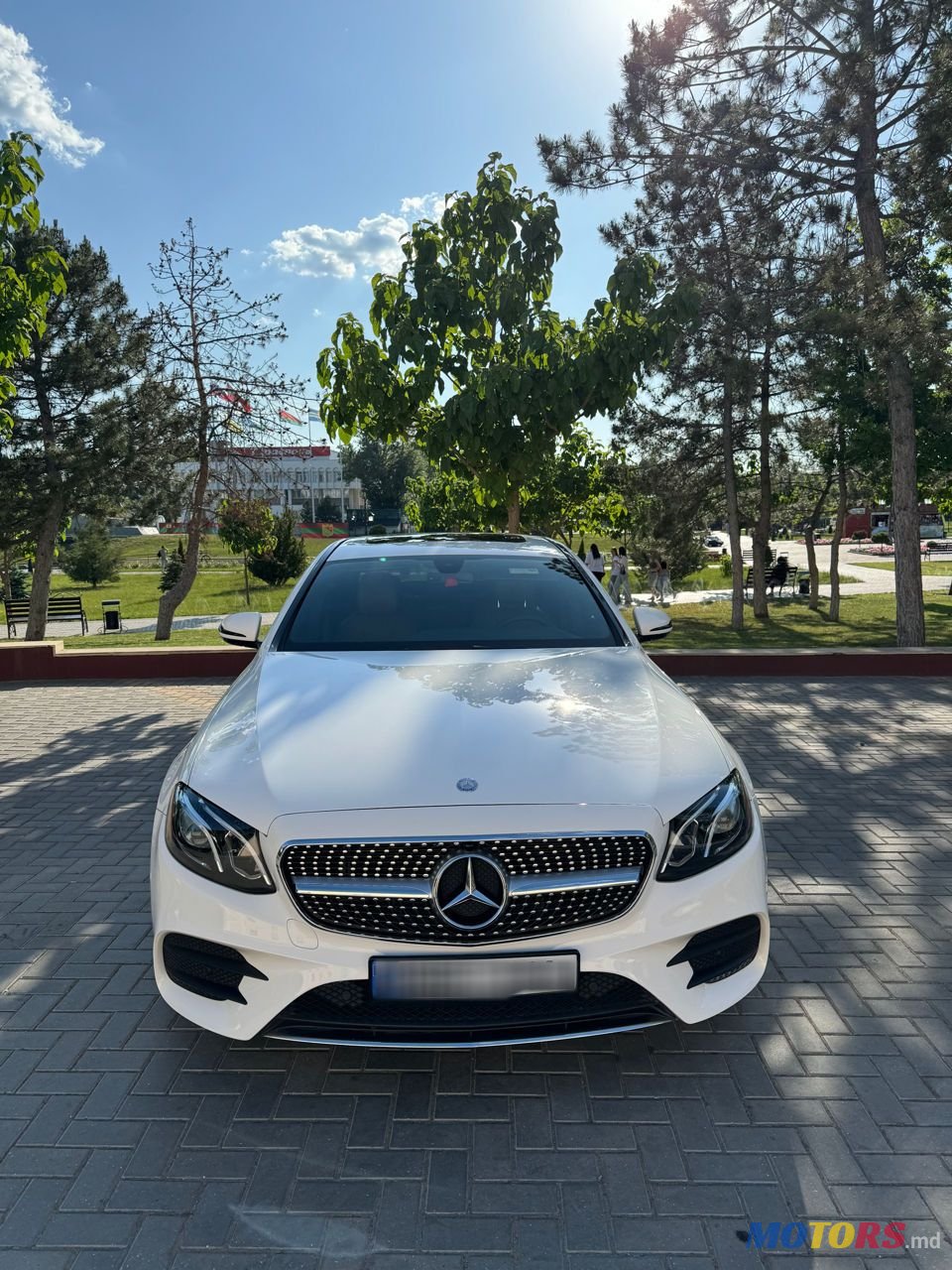 2016' Mercedes-Benz E-Class photo #2
