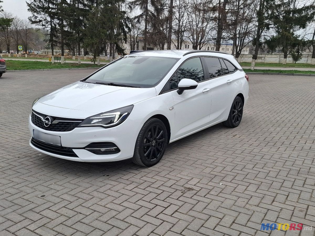 2020' Opel Astra photo #1