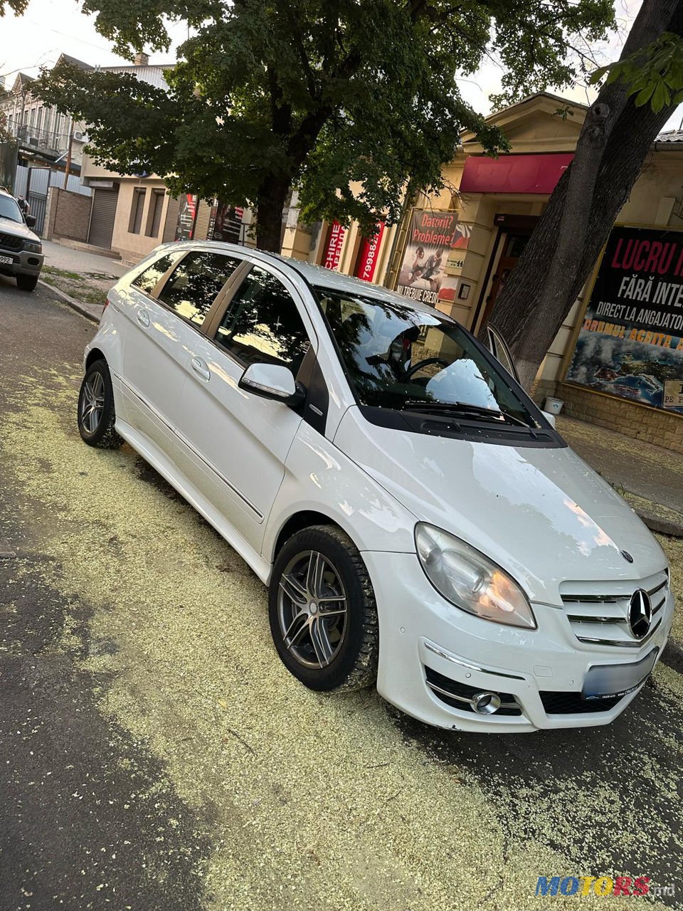 2011' Mercedes-Benz B-Class photo #1