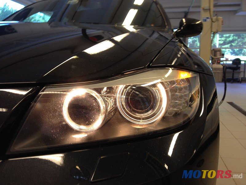 2009' BMW 3 Series photo #5