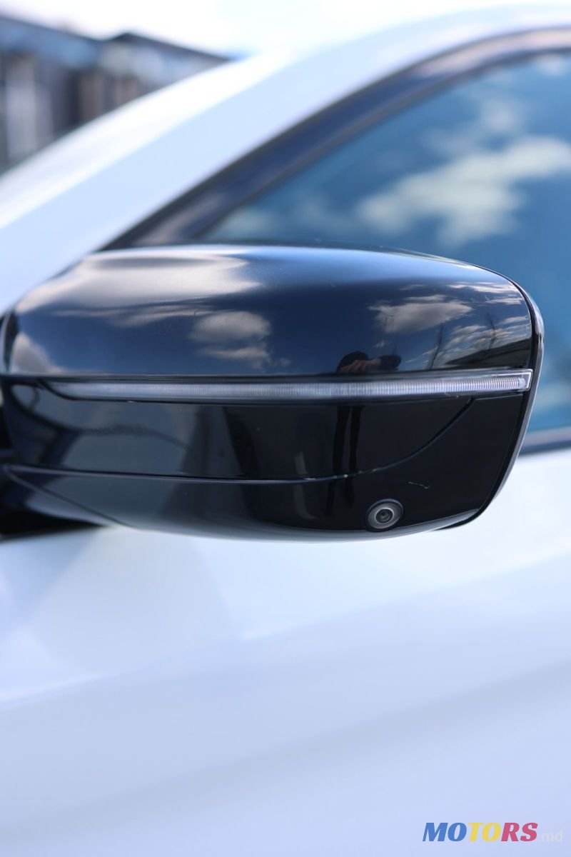 2017' BMW 5 Series photo #5