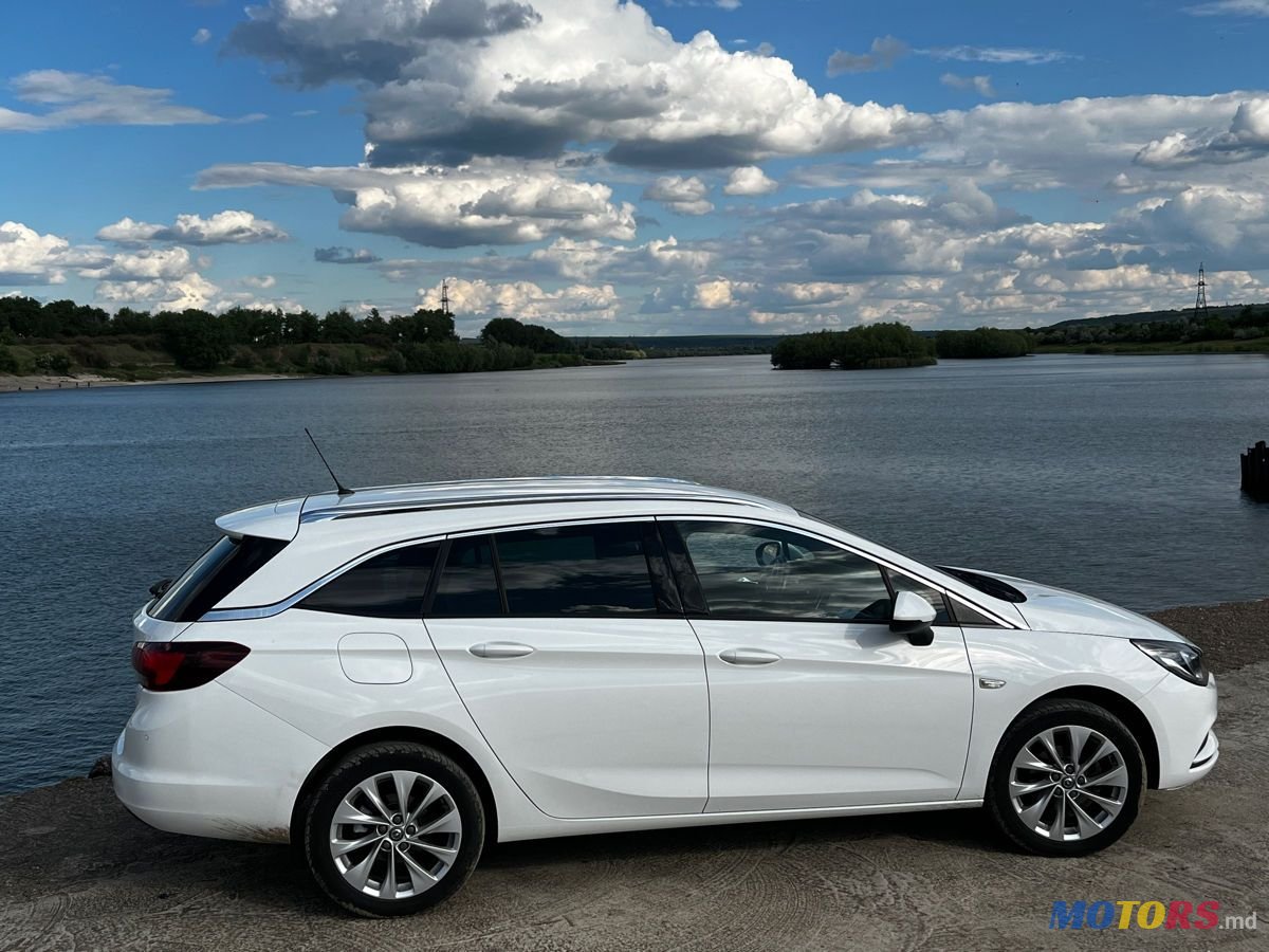 2018' Opel Astra photo #3