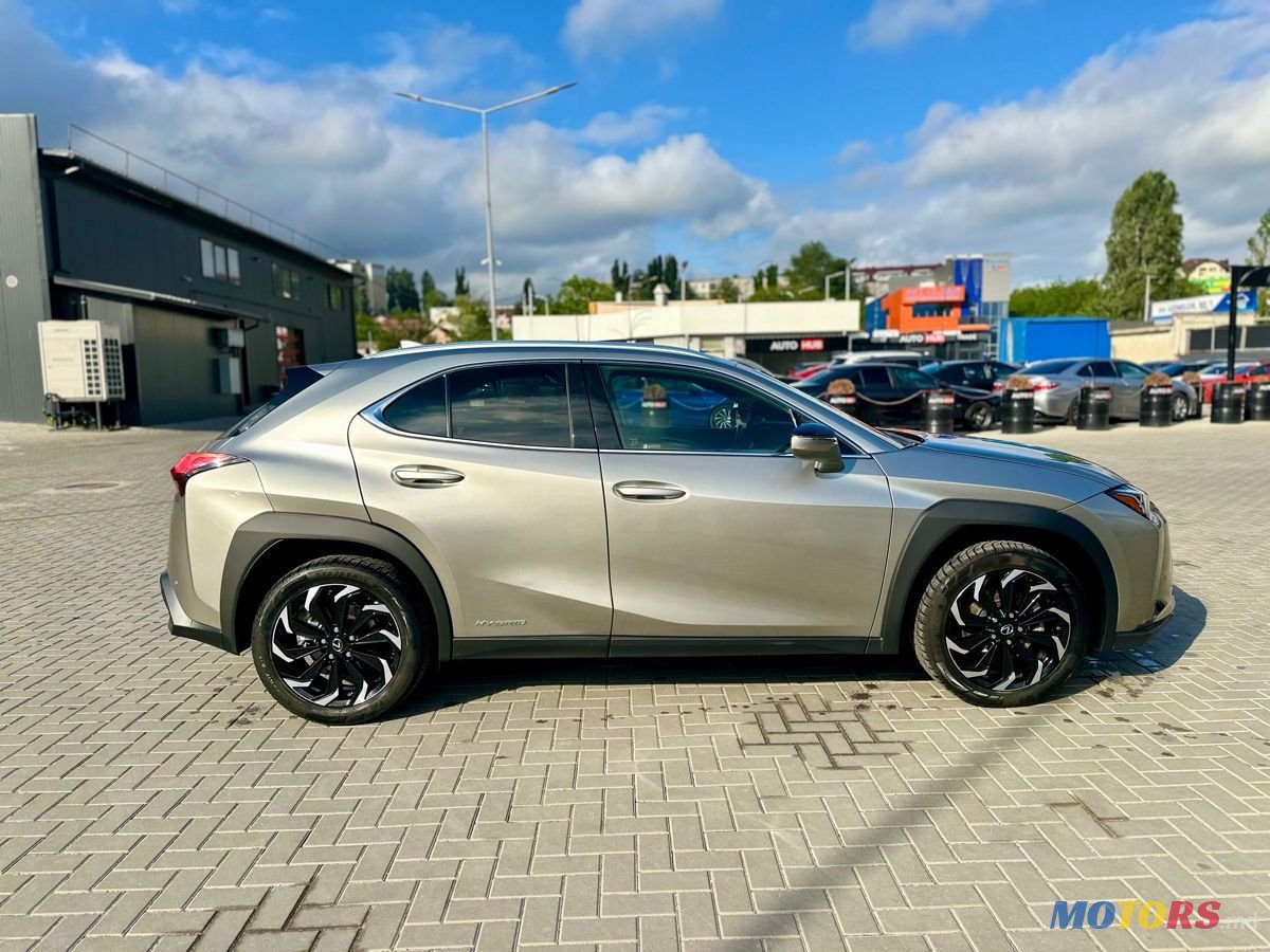 2021' Lexus UX photo #4