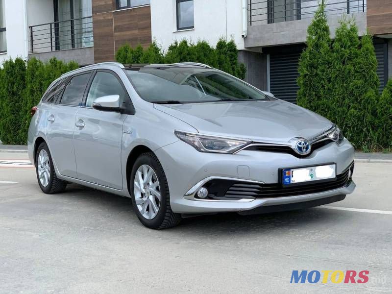 2015' Toyota Auris photo #3