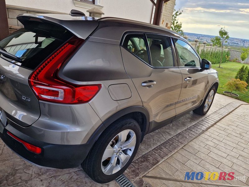 2020' Volvo XC40 photo #2