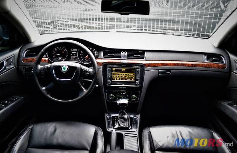 2011' Skoda Superb photo #1