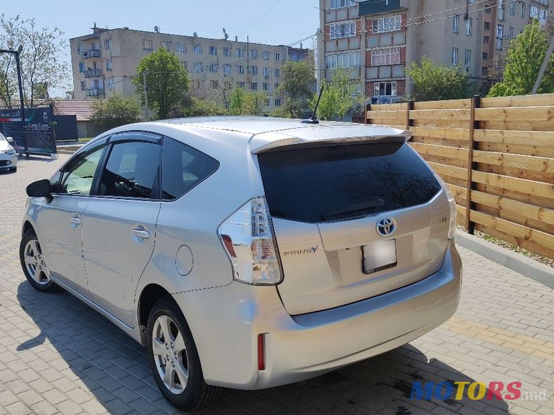 2012' Toyota Prius photo #3