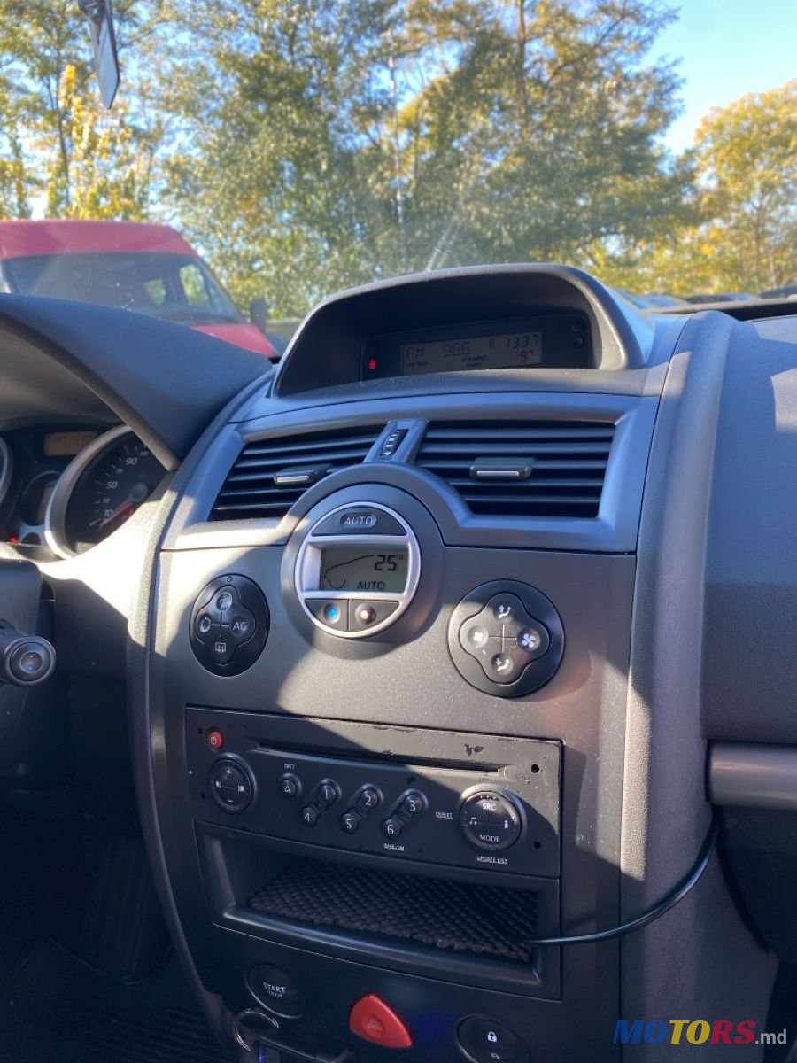 2007' Renault Megane photo #6