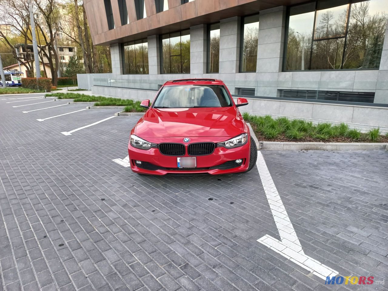 2013' BMW 3 Series photo #2