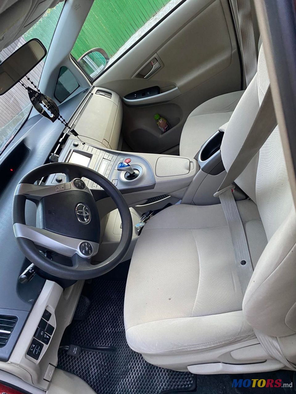 2013' Toyota Prius photo #3