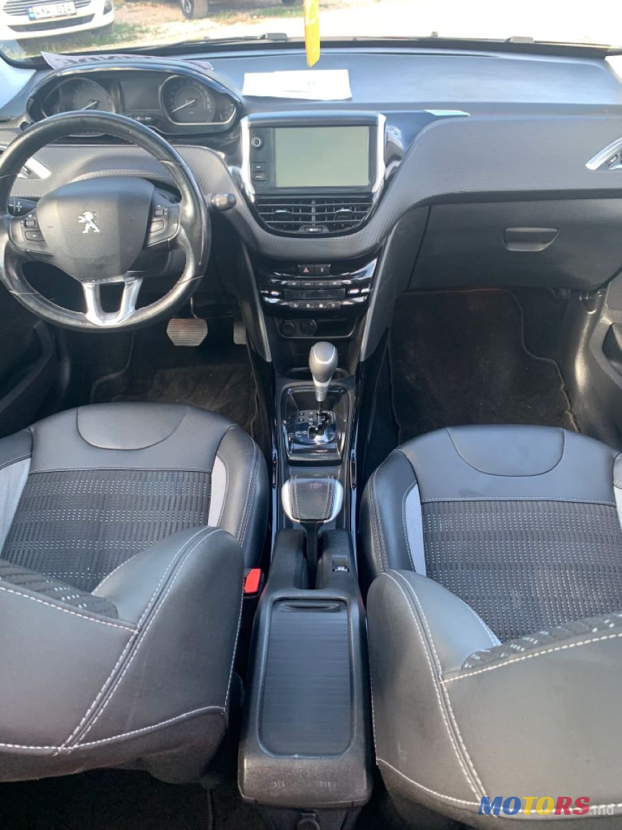 2016' Peugeot 2008 photo #6