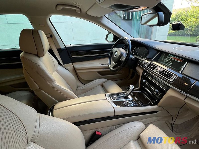 2012' BMW 7 Series photo #6