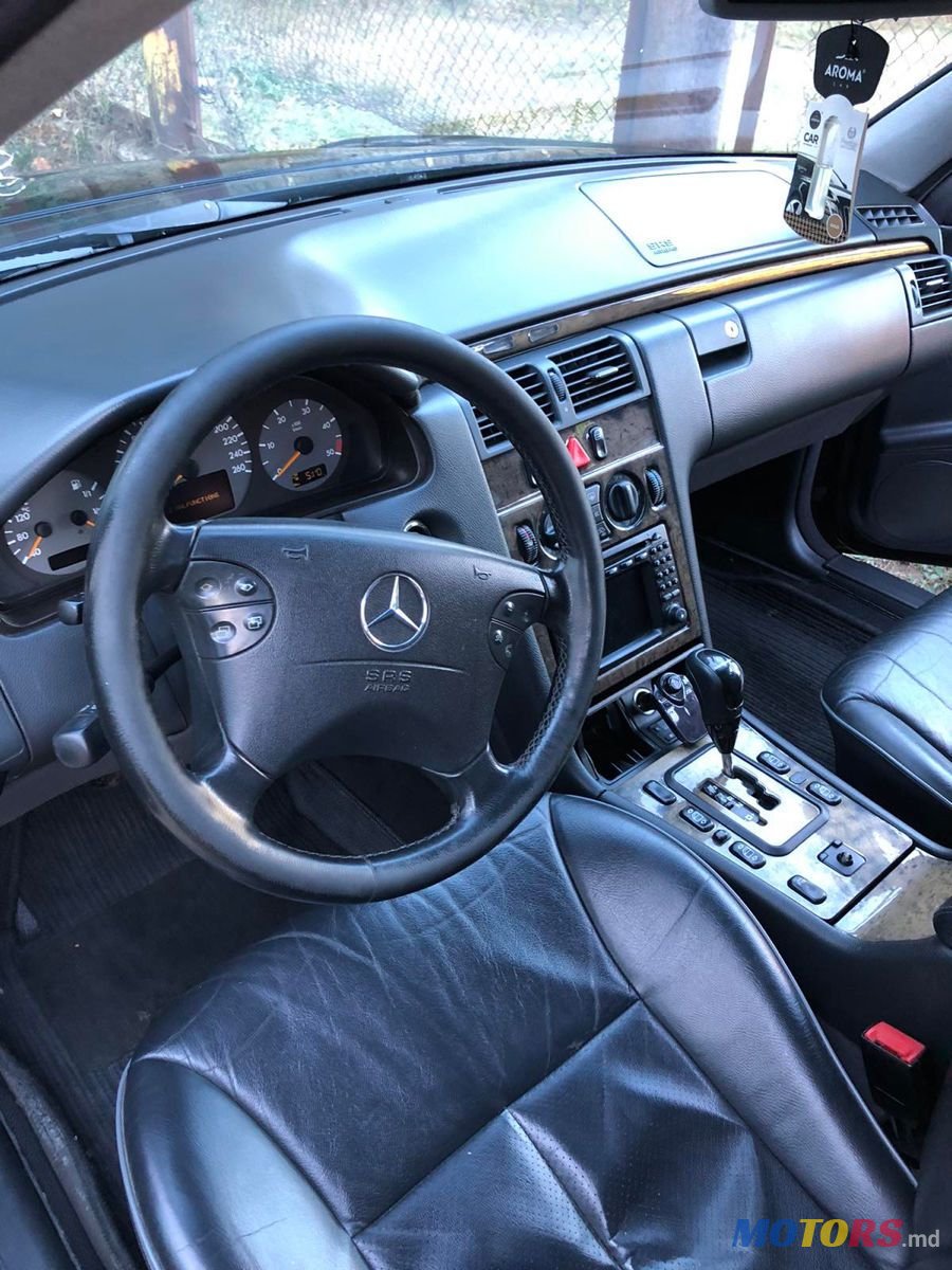 2001' Mercedes-Benz E Класс photo #2