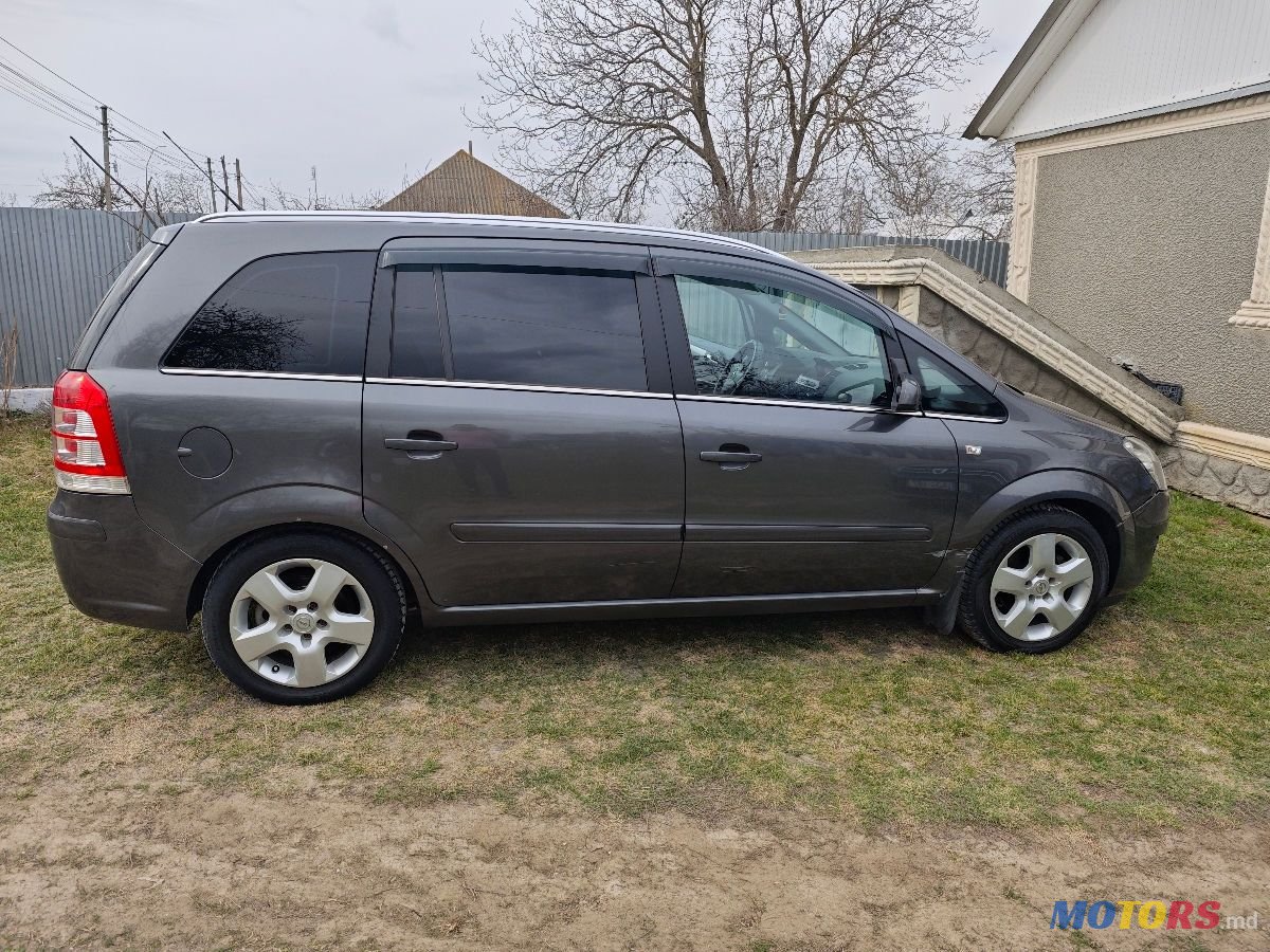2009' Opel Zafira photo #2