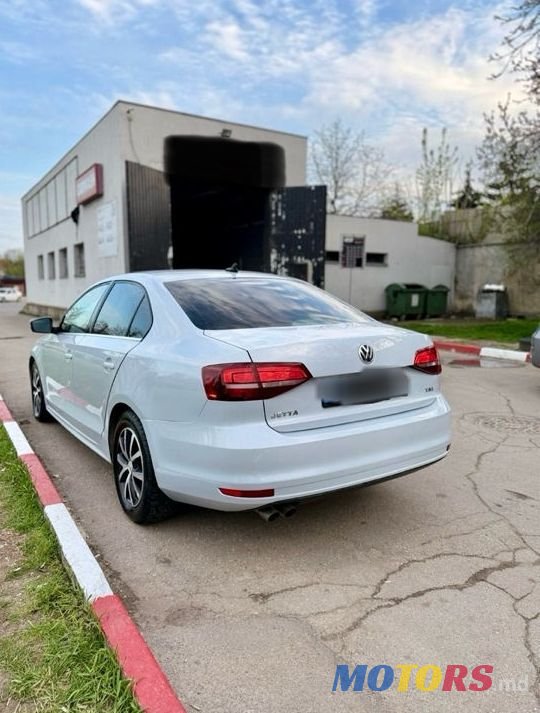 2017' Volkswagen Jetta photo #2