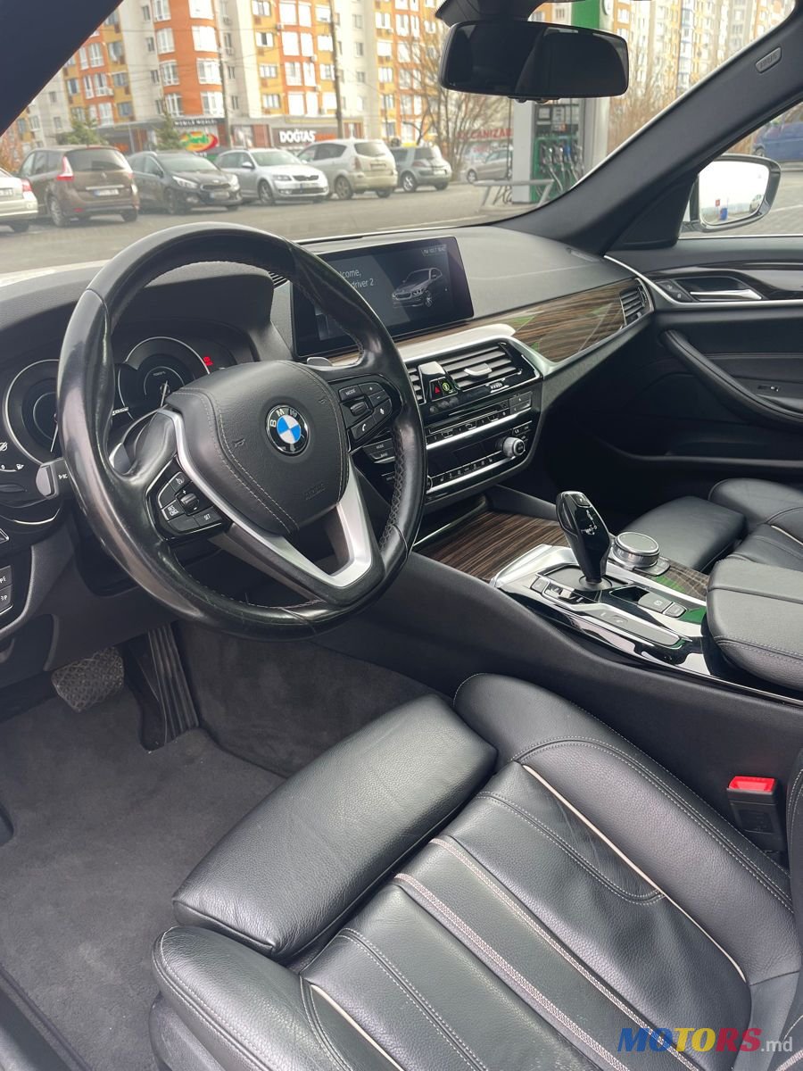 2018' BMW 5 Series photo #5