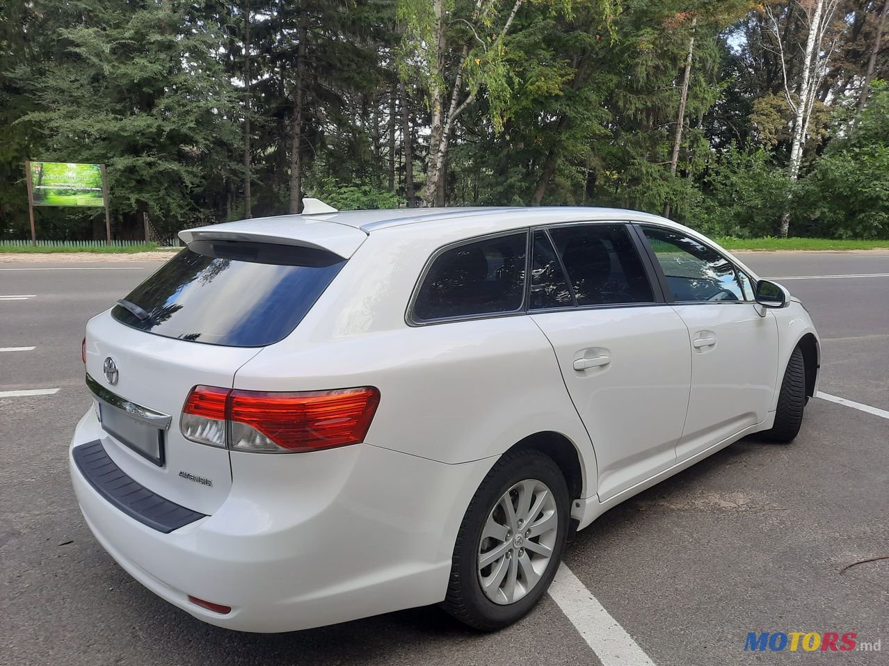 2009' Toyota Avensis photo #6