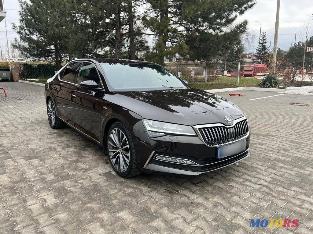 2019' Skoda Superb photo #2